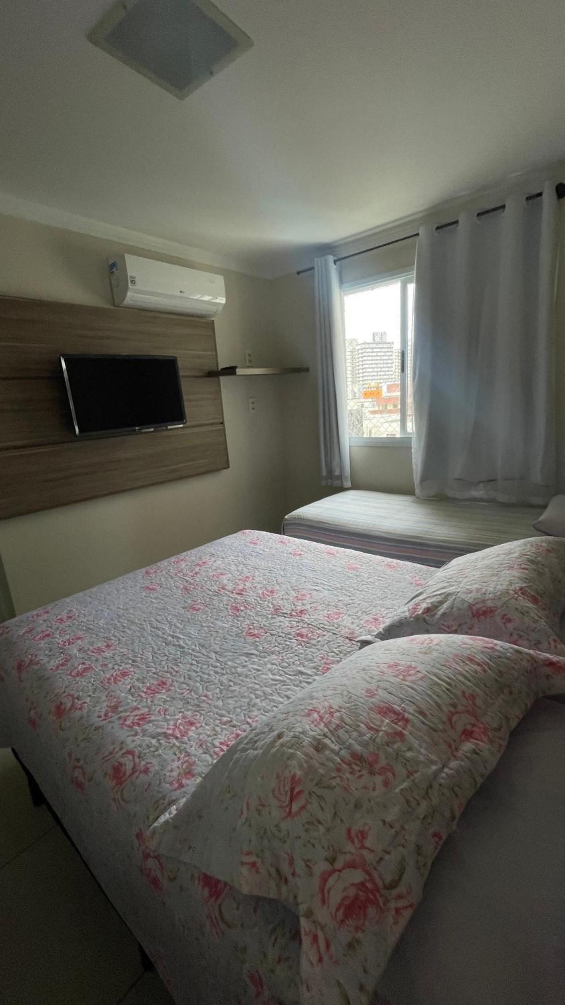 Apartamento Praia Das Asturias Гуаружа Екстериор снимка